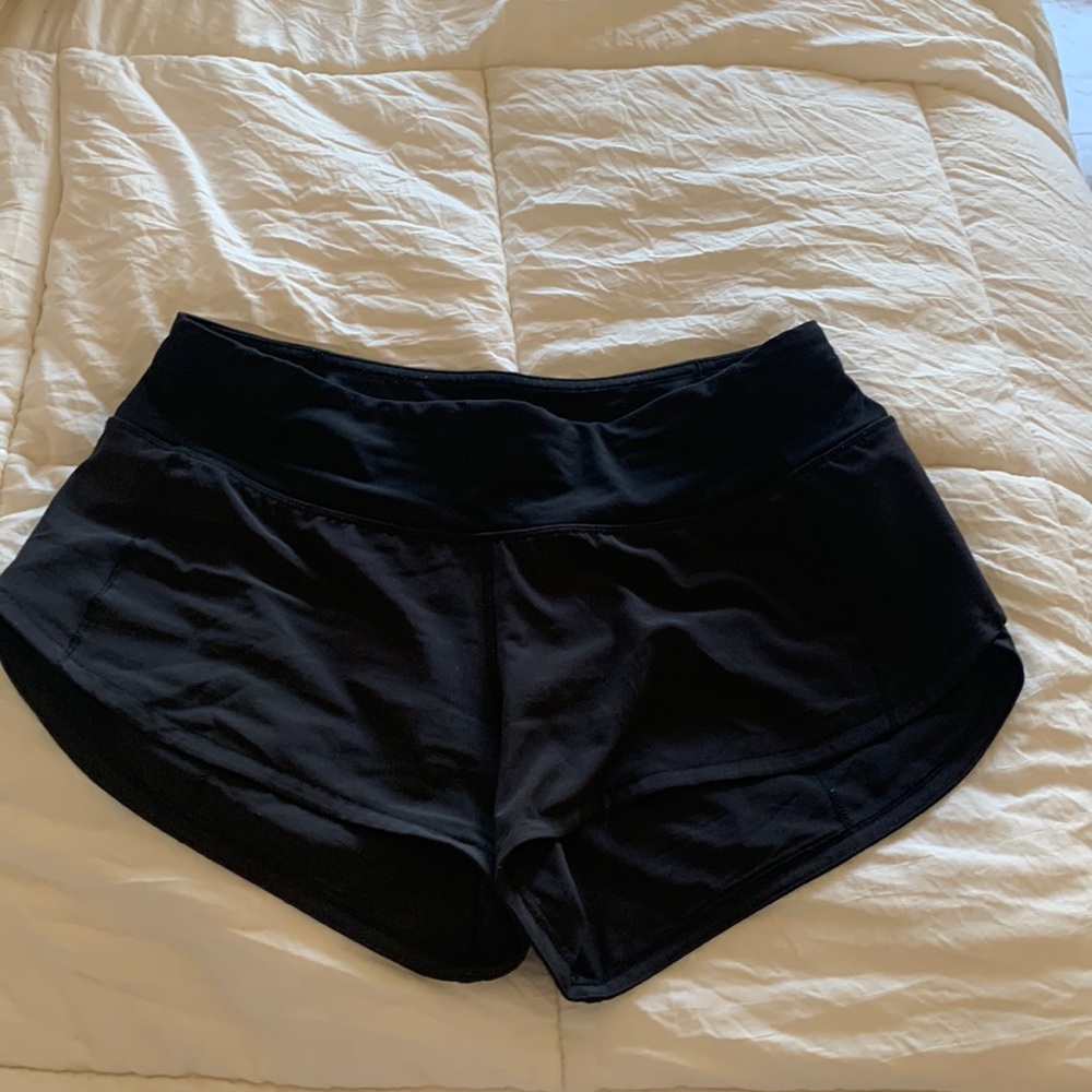 lululemon speed up 2.5 shorts size 2!!